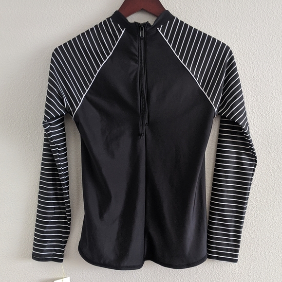 Women's Mock Neck Long Sleeve Rashguard Medium - Picture 5 of 9